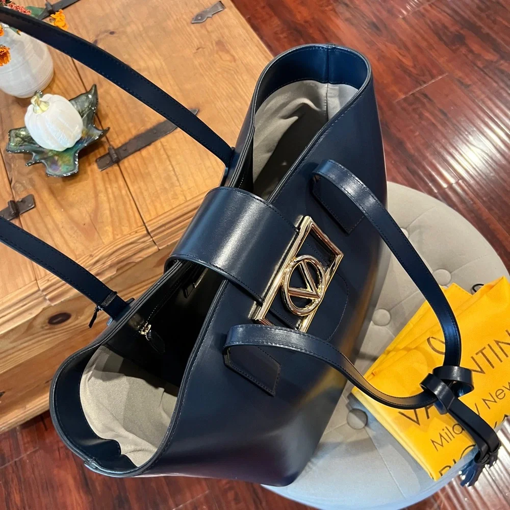 Mario Valentino NWT Large Smooth Leather Tote Bag Made in Italy w/ Dust Bag - Picture 14 of 17